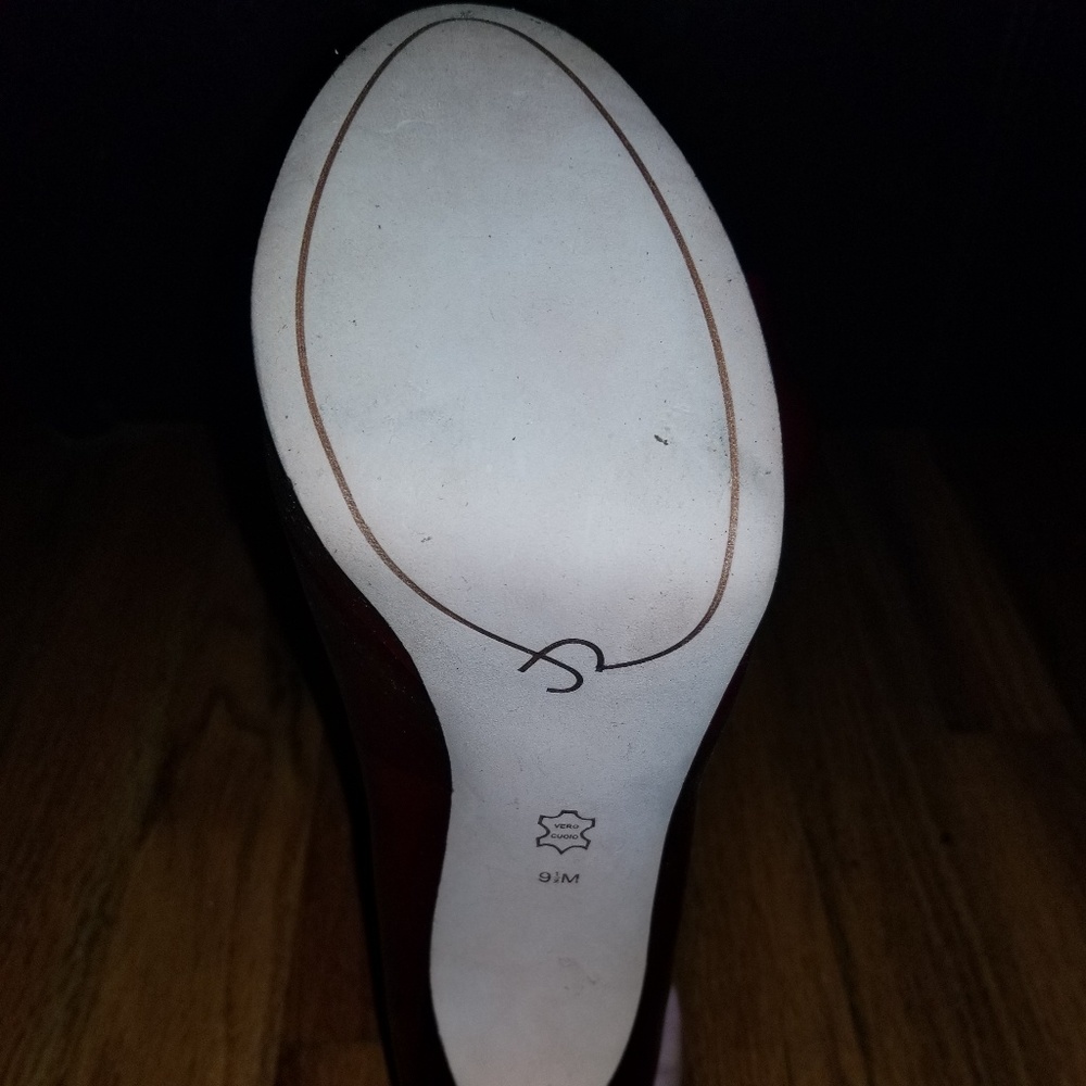 Heels - Picture 3 of 6
